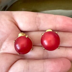 Vintage Moonglow Red Pink Round Lucite Cabochon Clip On Earrings in Goldtone Cab